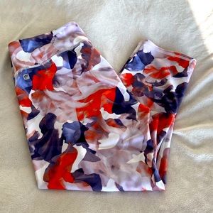 Fabletics floral Capri
